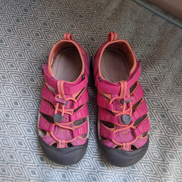 Keen Newport H2 Youth Sandals in Pink - Picture 6 of 13